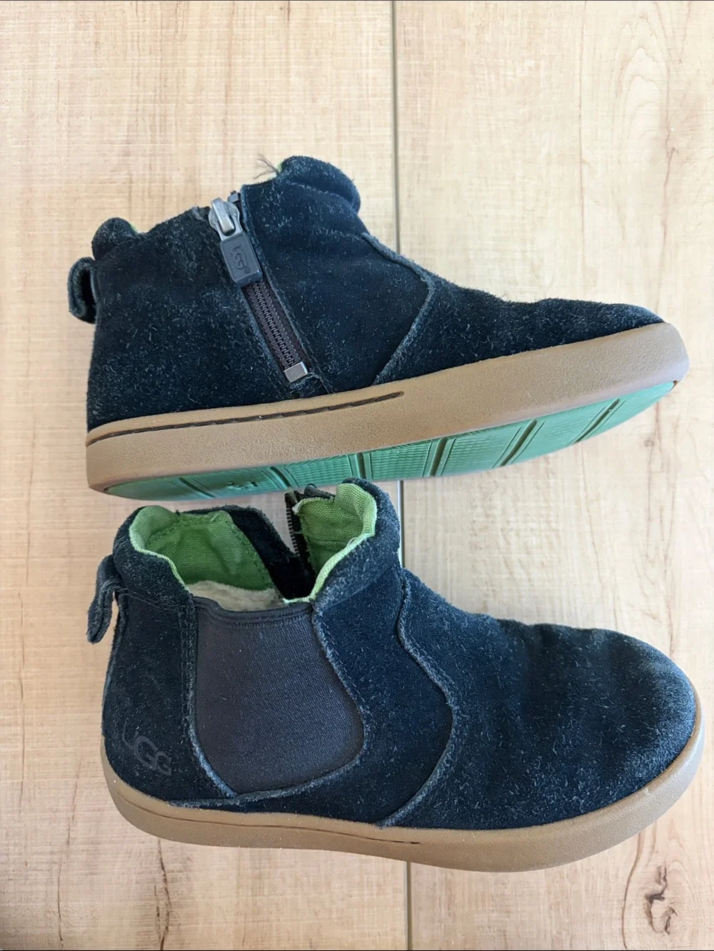 UGG soft black